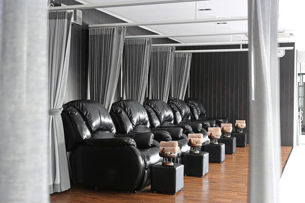 S Ratchada Leisure Hotel