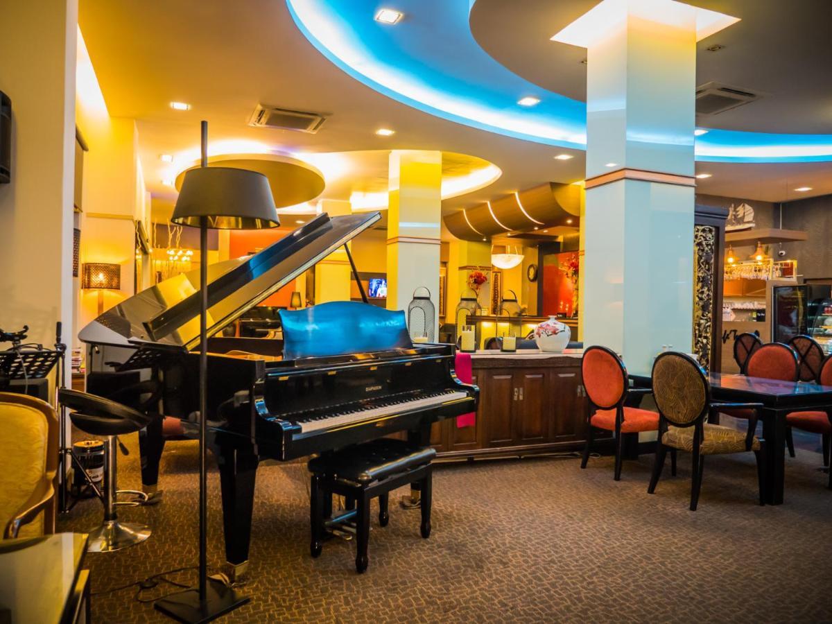 Atrium Boutique Hotell 3*