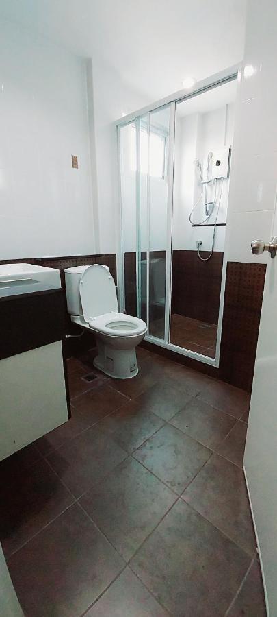 Asakan Place Srinakarin Apartment *