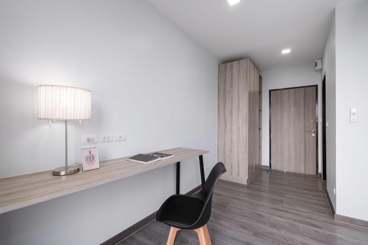 Aqua Residences: New Near Wutthakat Bts Station * Bangkok