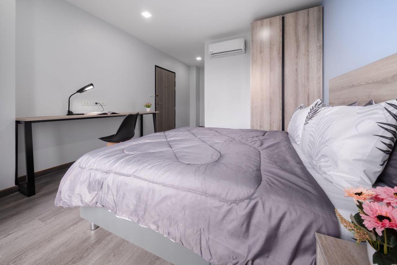 Apartment Aqua Residences: New Near Wutthakat Bts Station