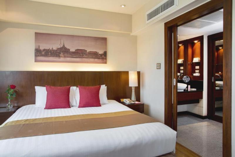 Ramada Plaza By Wyndham Menam Riverside 5*