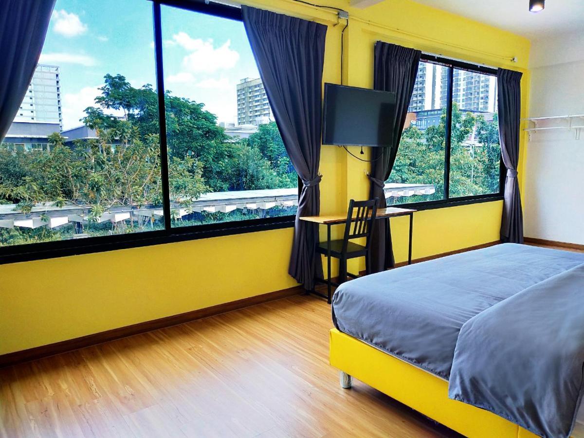 The Hat Trick Hostal Bangkok