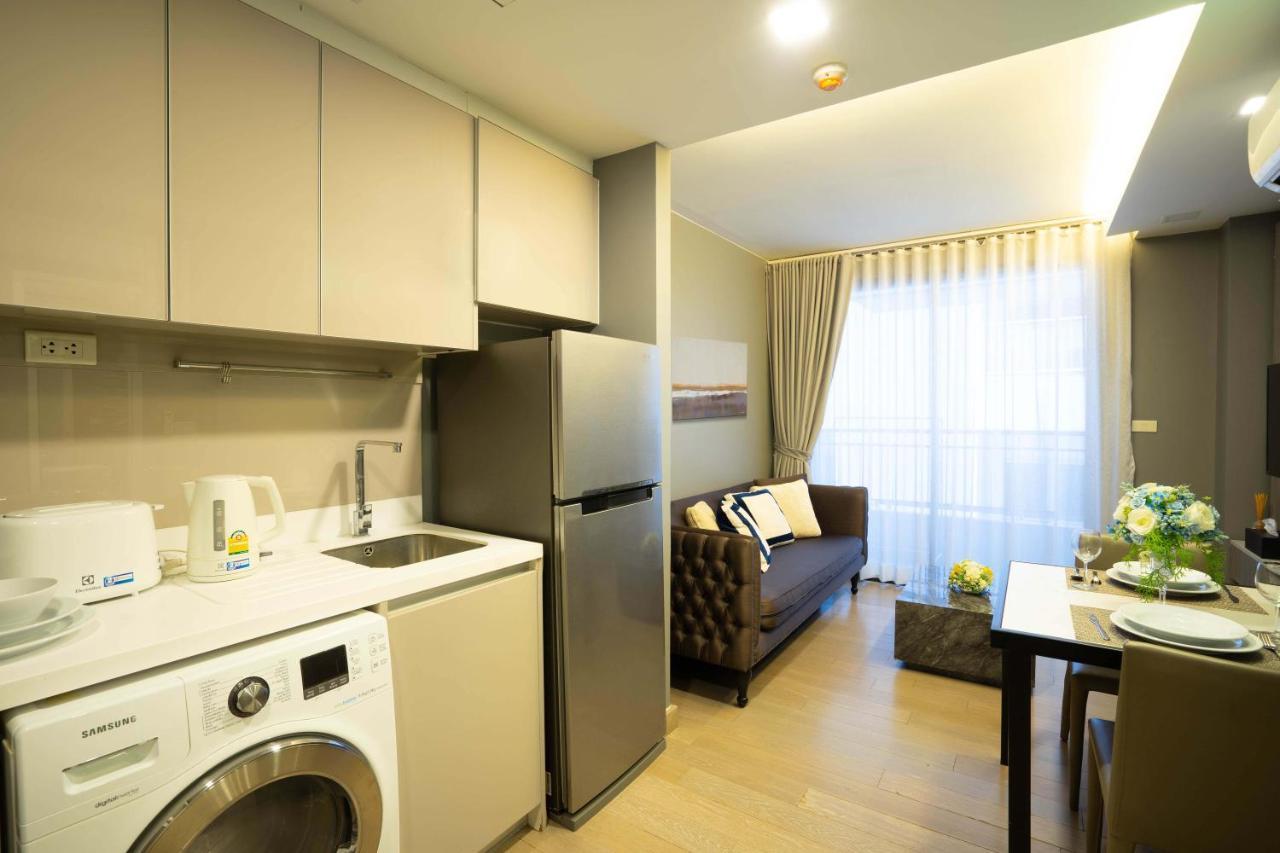 Dazzle Aparthotel