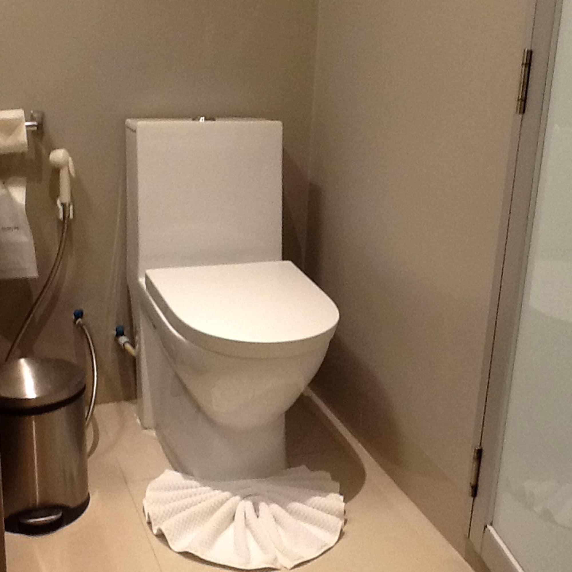 Hotell Bizotel Premier &