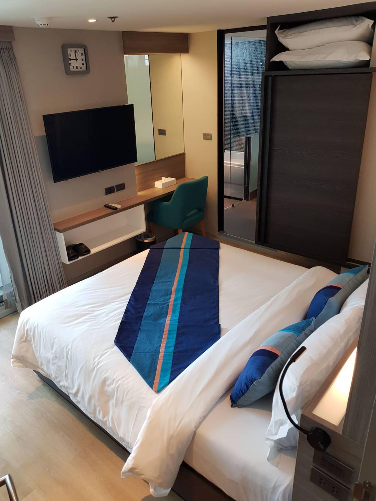 Hotel Bizotel Premier Hotel&residence 4*