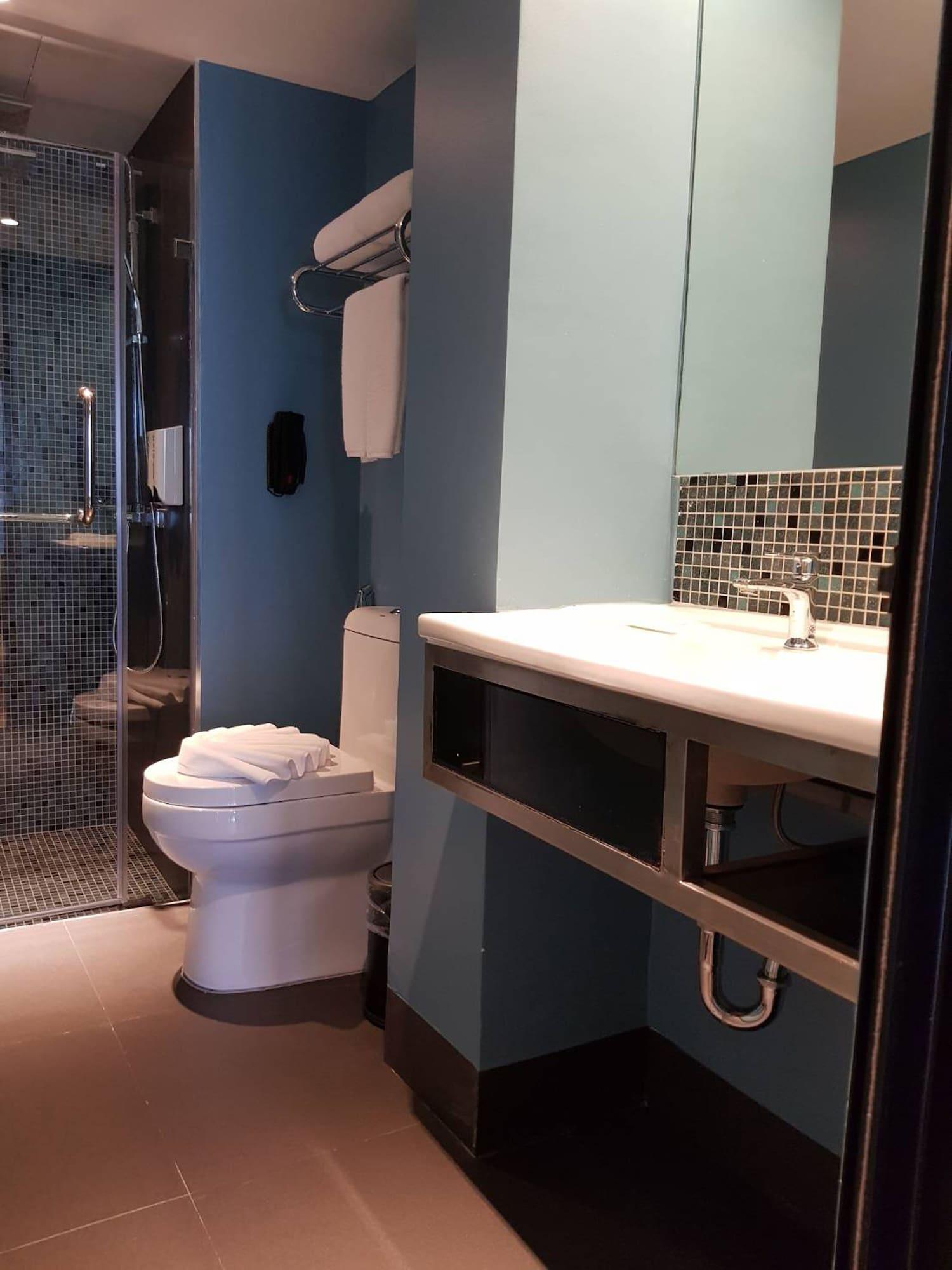 Hotell Bizotel Premier &