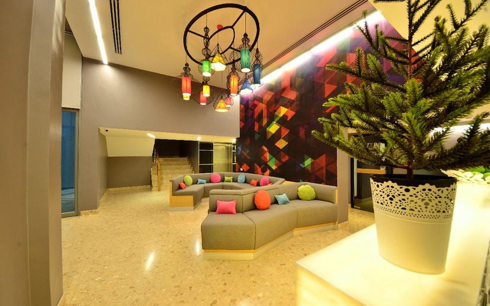 Hotel Bizotel Premier Hotel&residence 4*