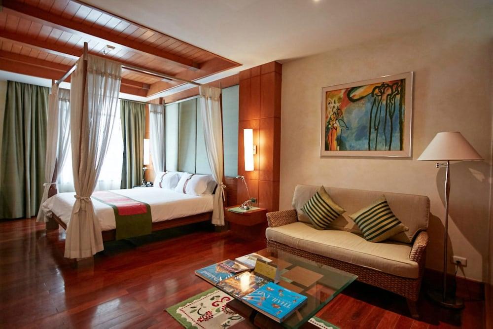 Khách sạn The Davis 4*