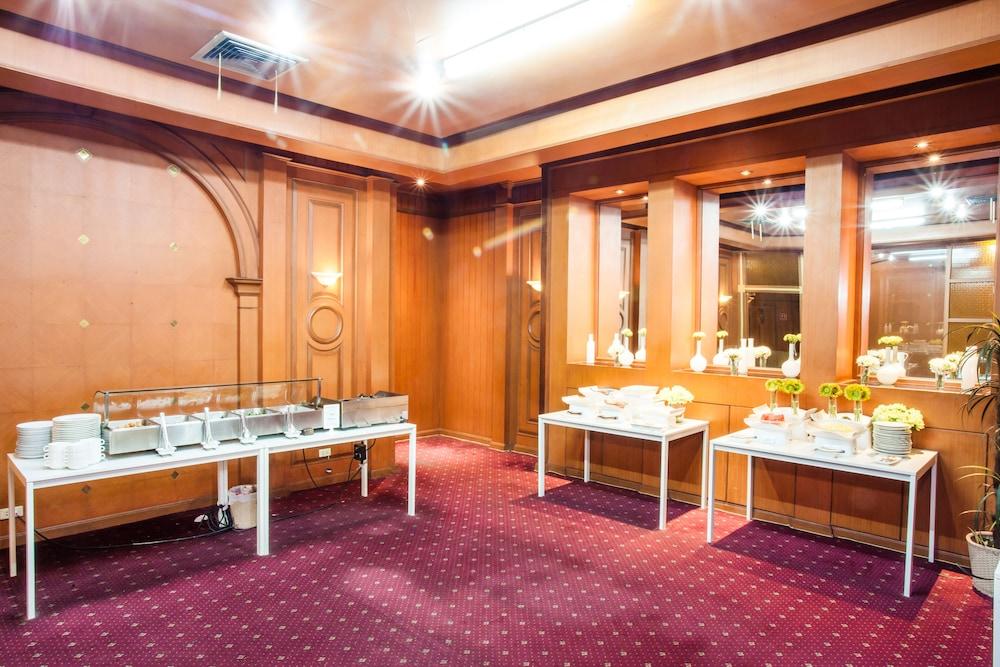 The Victory Residences Hotel Bangkok