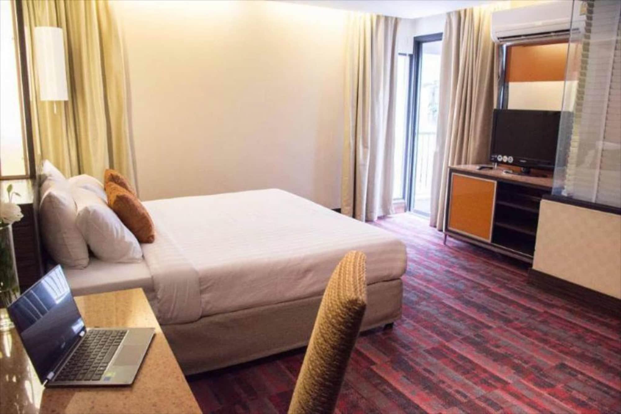 Hotel Tango Vibrant Living - Sha Extra