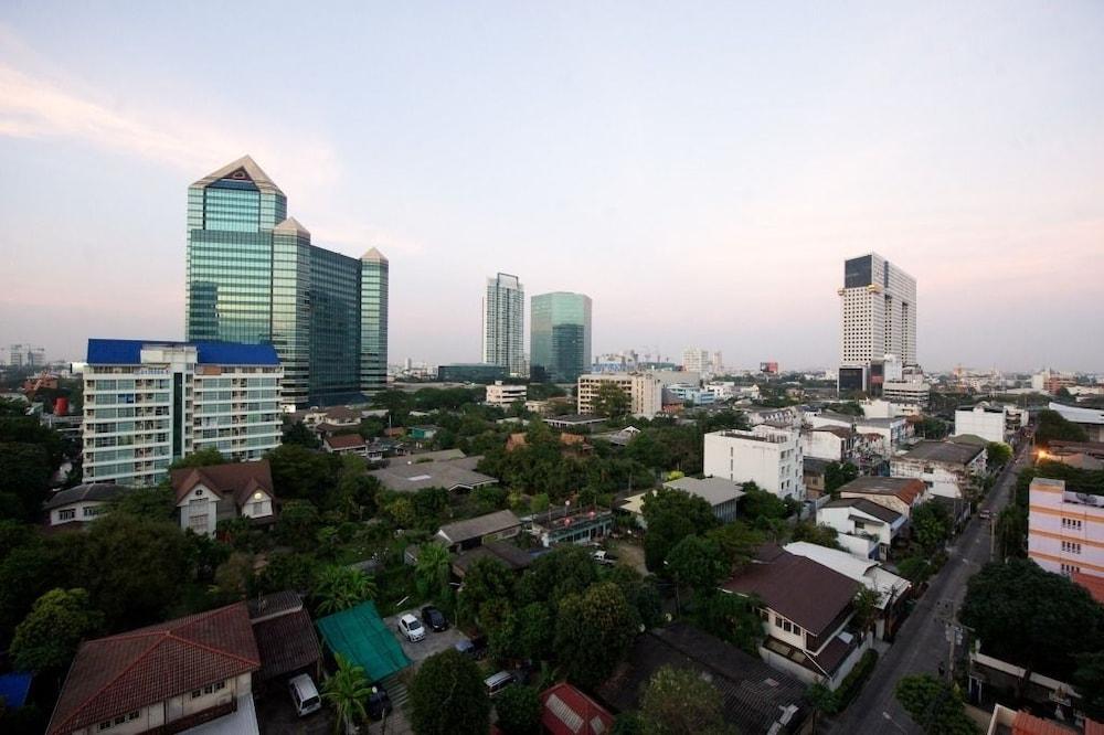 Poonchock Mansion Khách sạn Bangkok