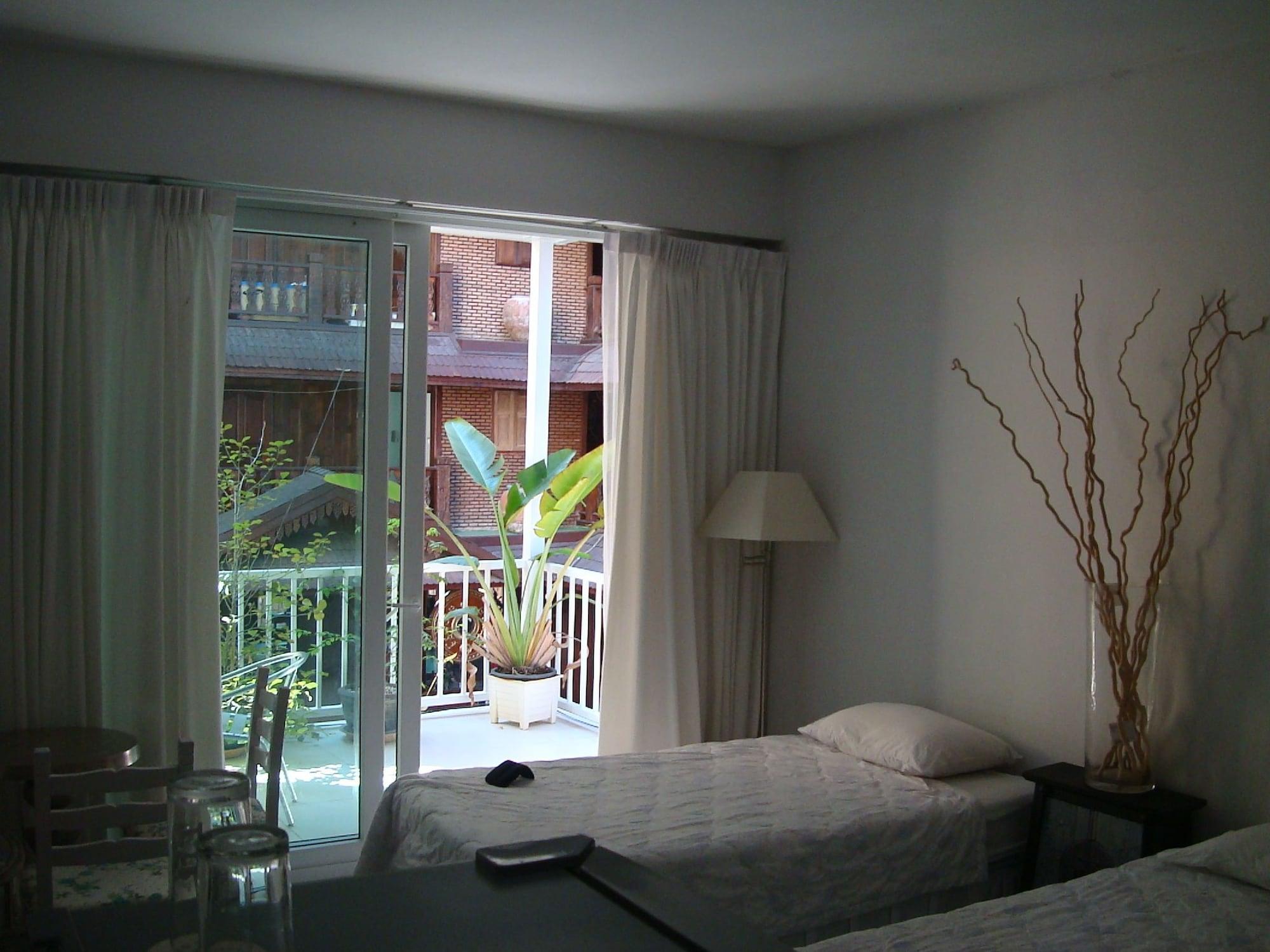 Oriental Smile Bed and breakfast 2*