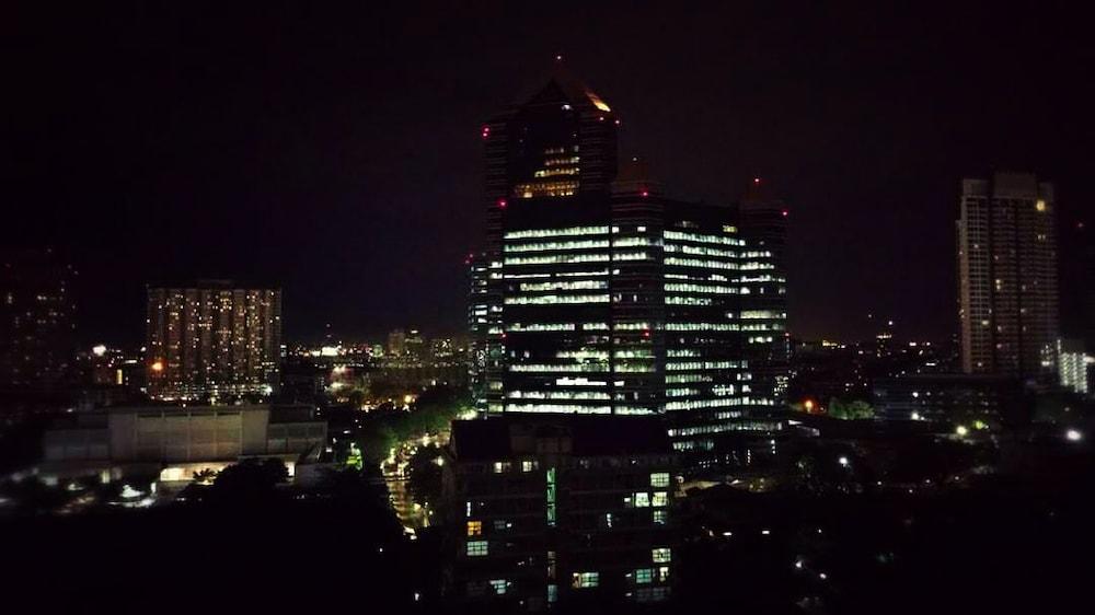 Poonchock Mansion Khách sạn Bangkok