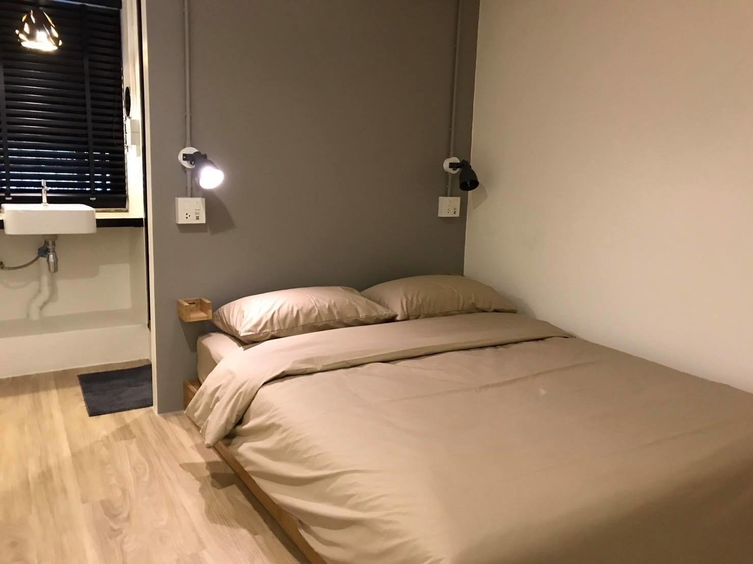 Monomer Hostel