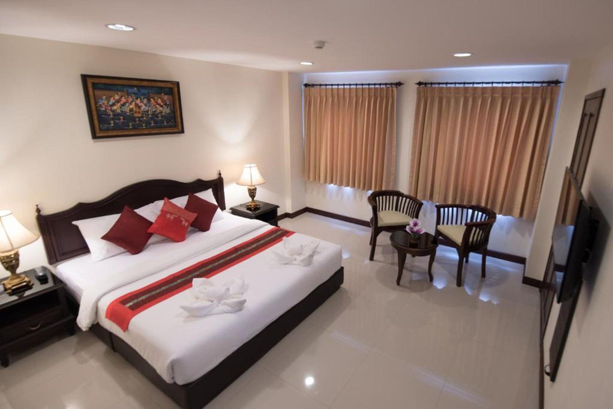 Hotel True Siam Rangnam - Sha Extra Certified