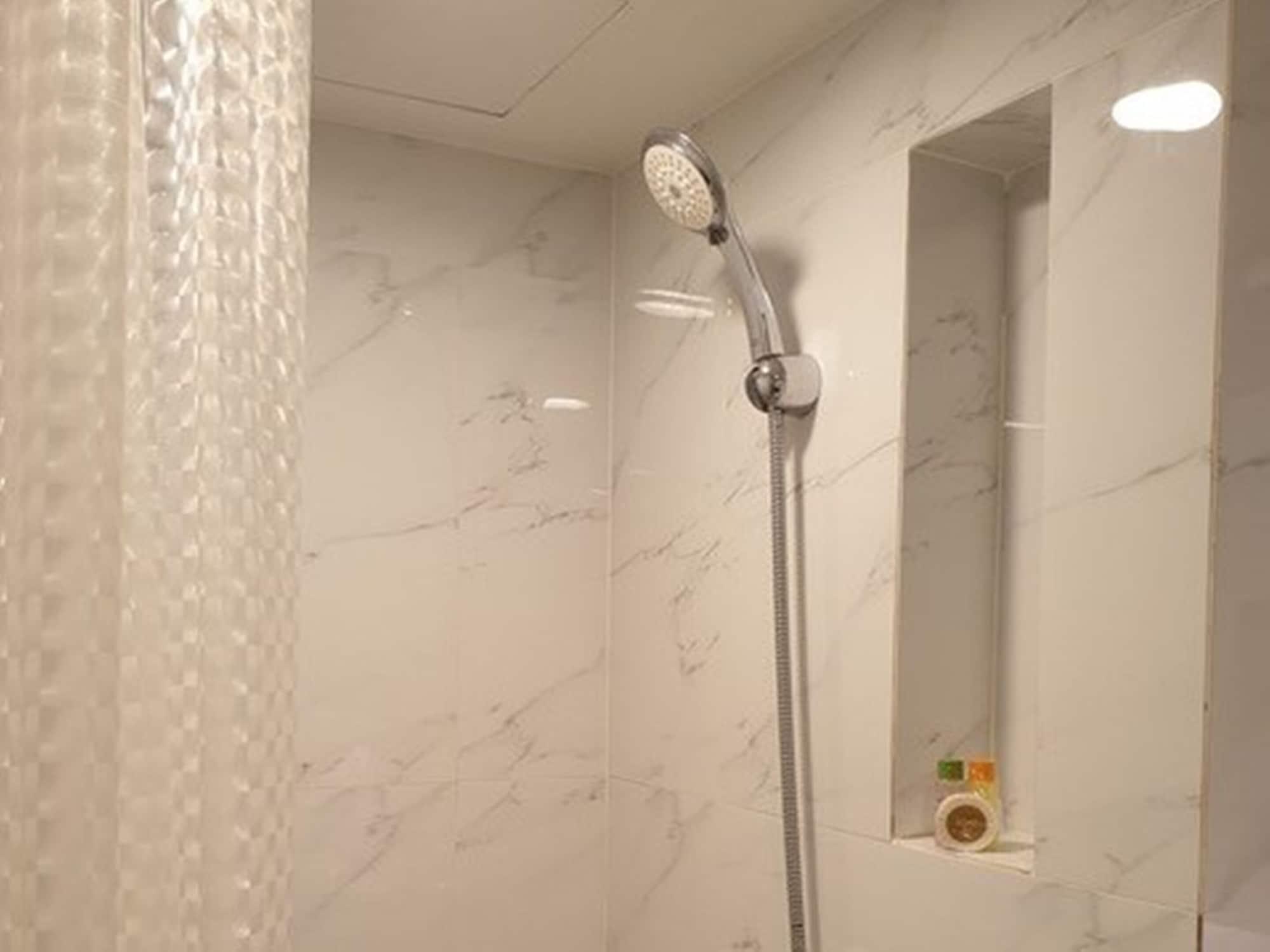 Hotel Ekamai 3*