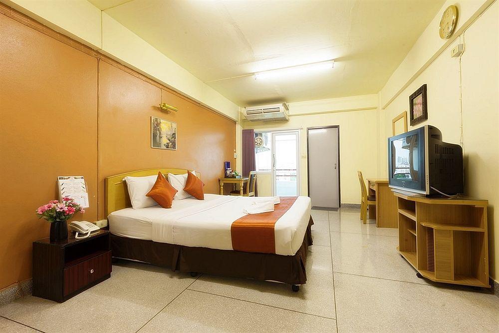 Grand Mandarin Latphrao 130 Hotel