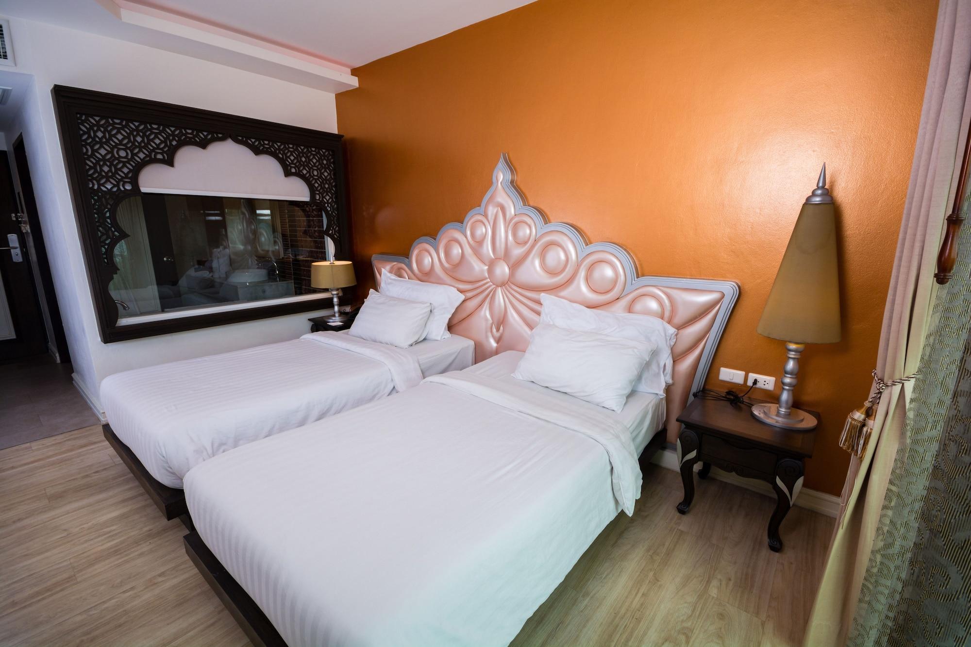 Chillax Hotel 4*