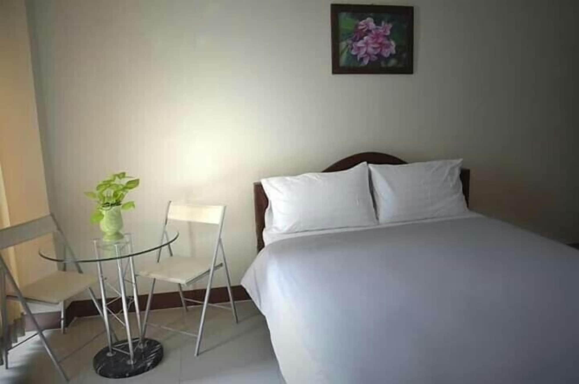 Chantra Guest house 2*