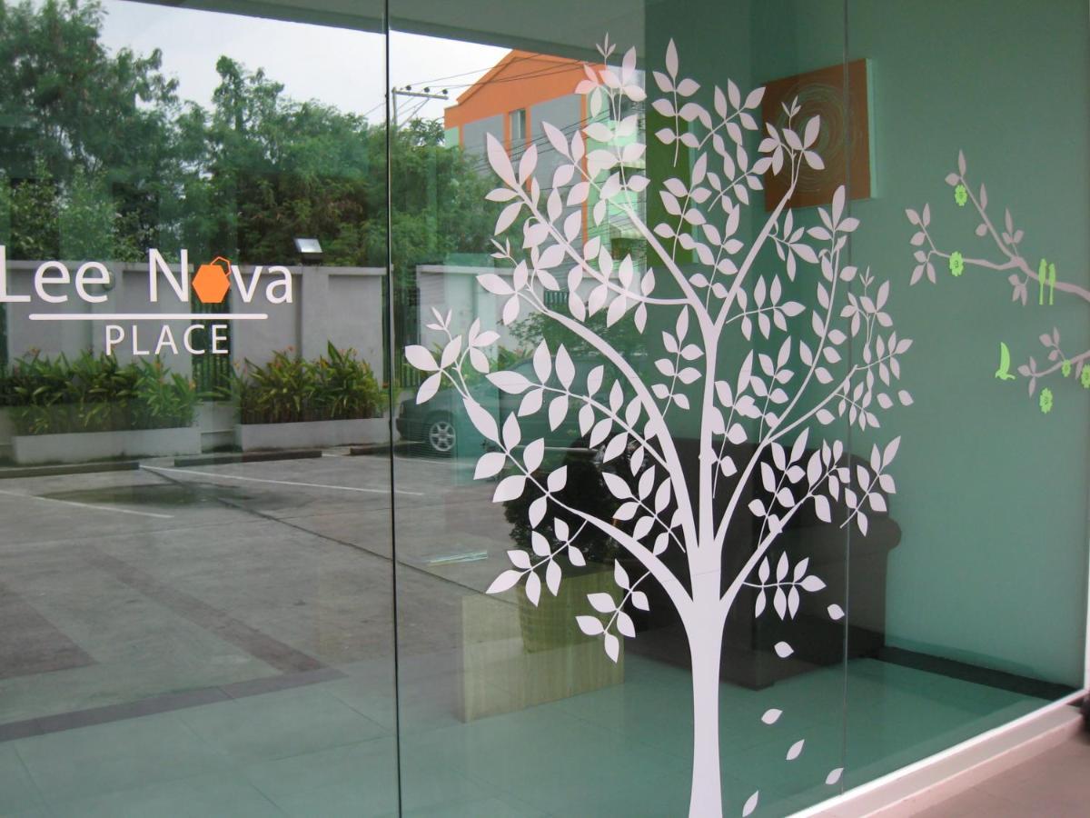 Leenova Place Hotell *