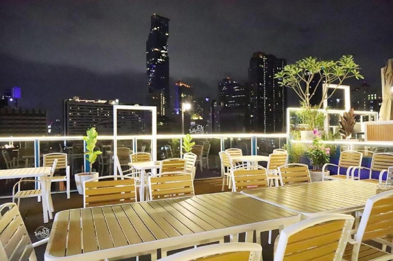Sapphire Silom Khách sạn