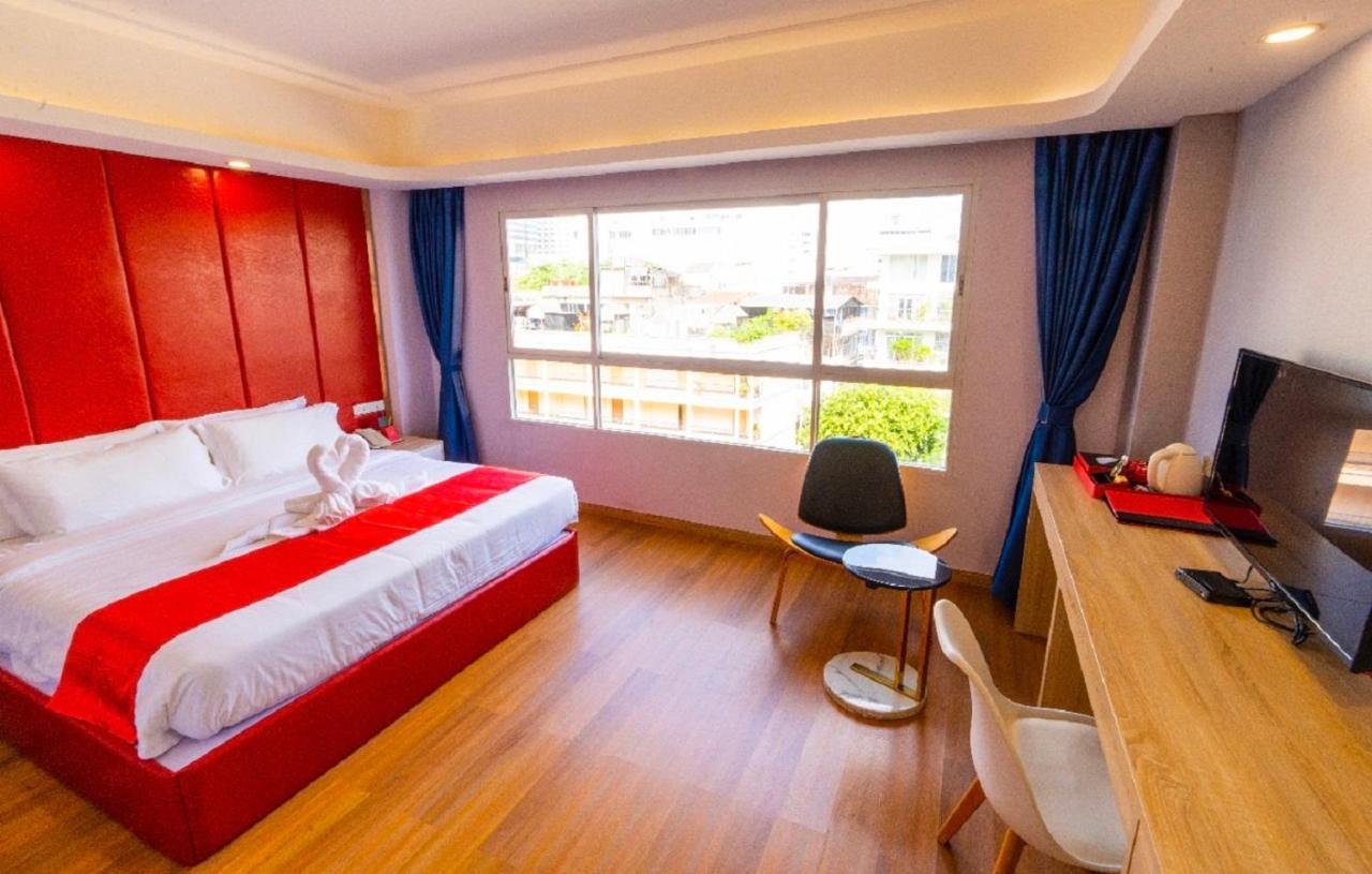 Sapphire Silom Khách sạn
