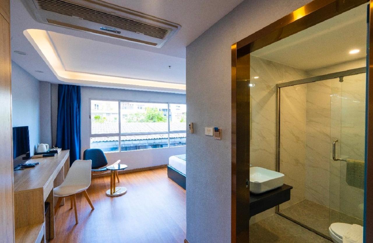 Sapphire Silom Khách sạn 5*