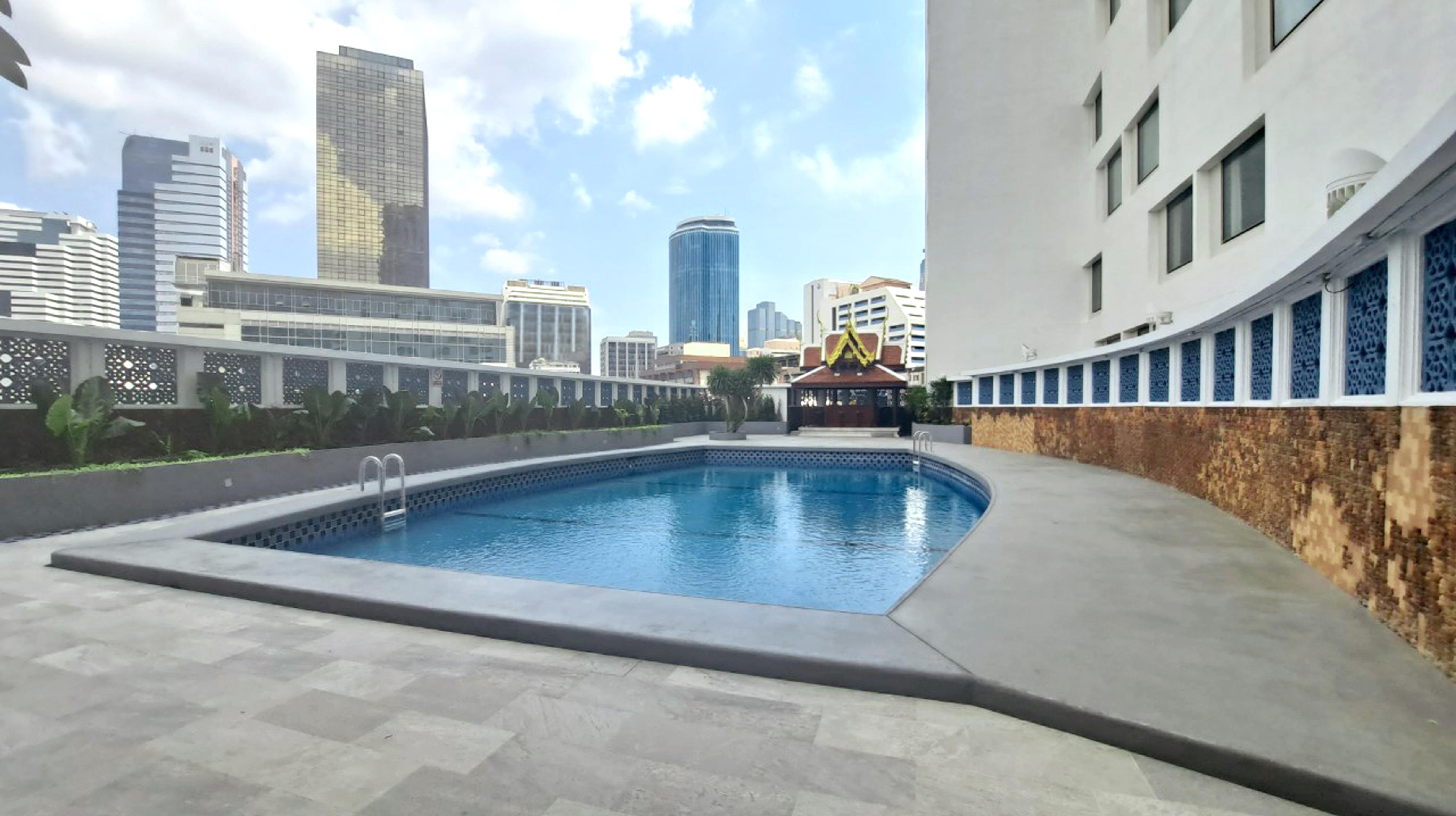 Montien Surawong Bangkok