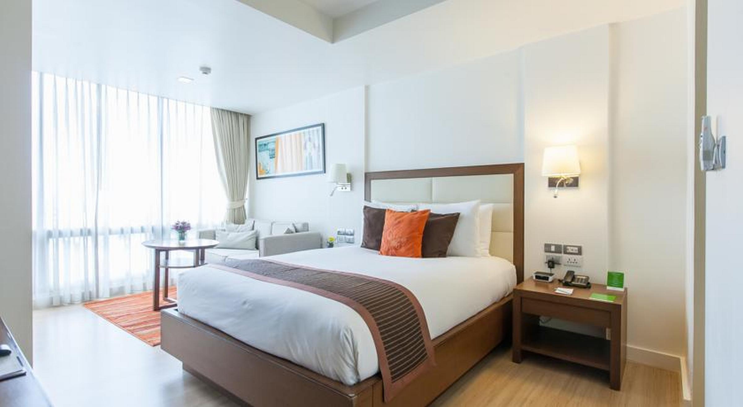 Oakwood Residencia Sukhumvit 24 Hotel 4*