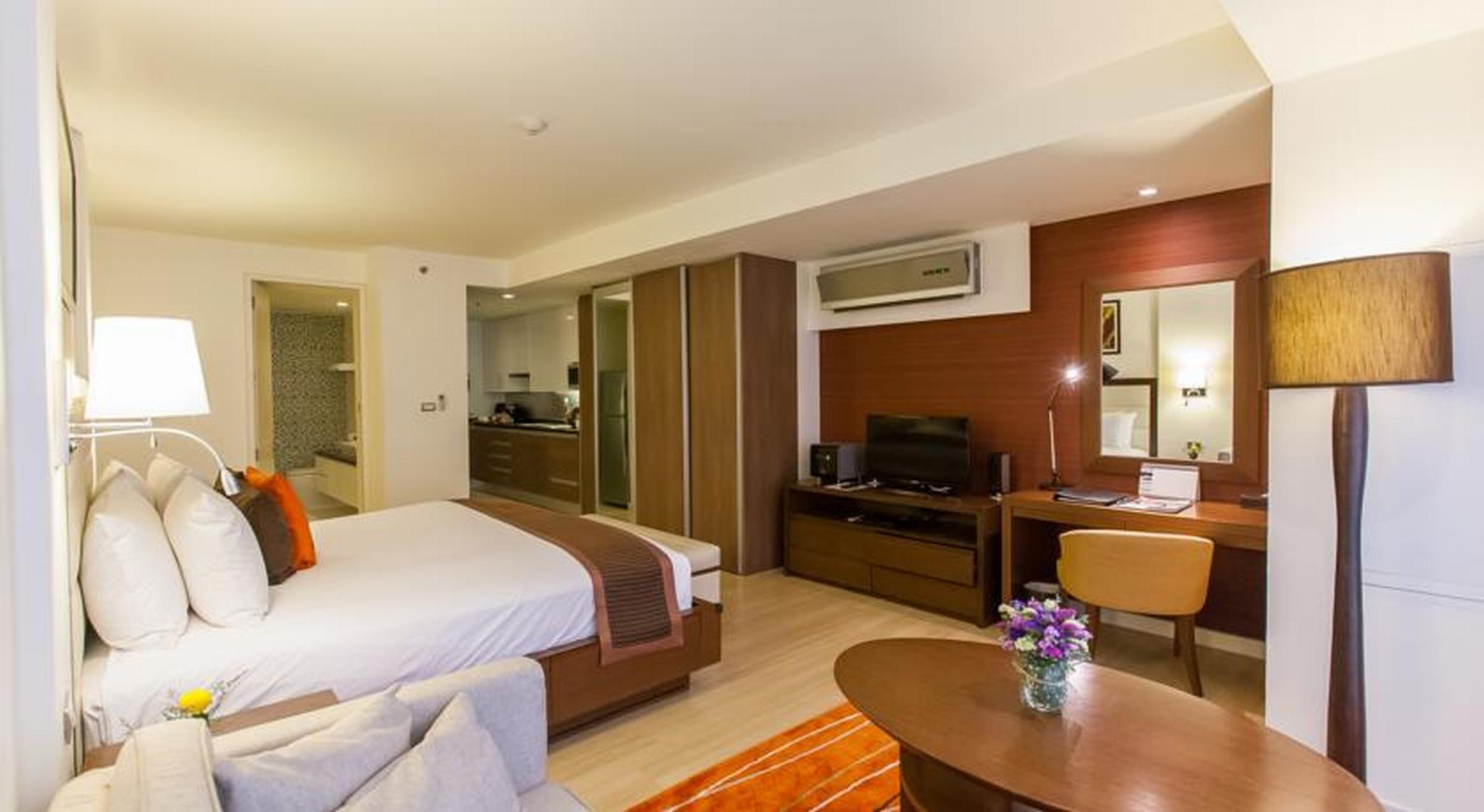 Oakwood Residencia Sukhumvit 24 Hotel 4*