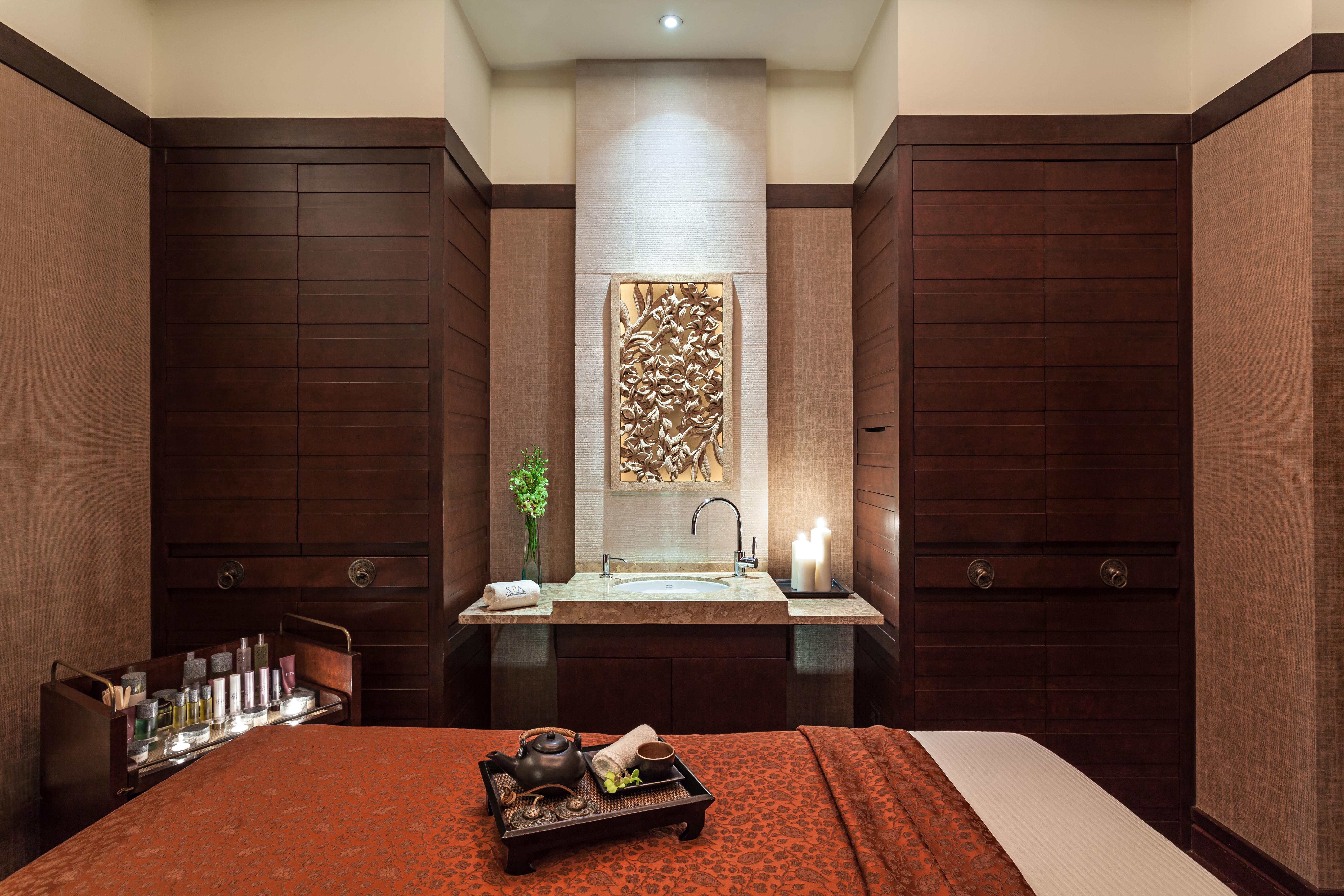 The Peninsula Khách sạn 5*