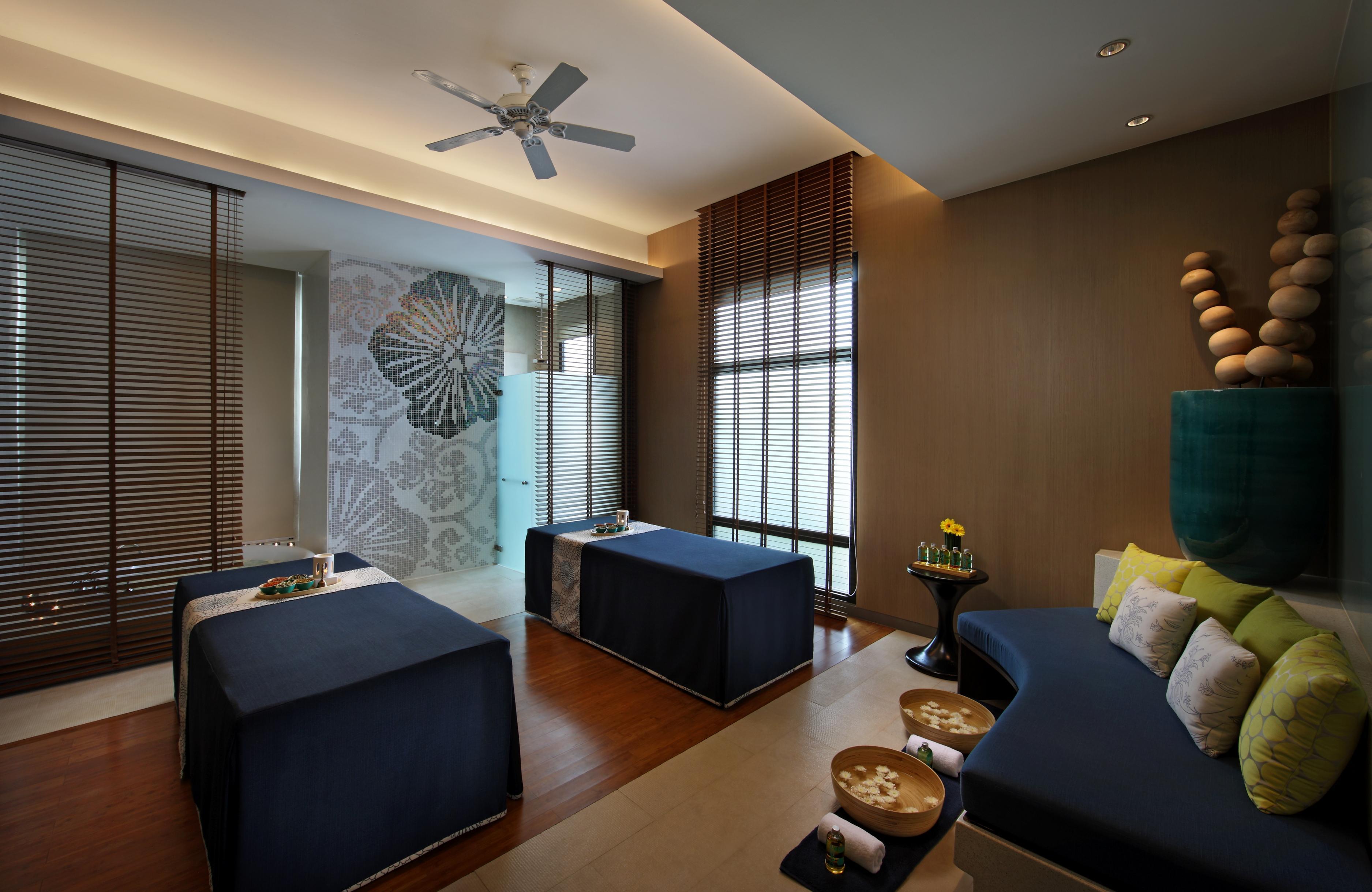 Amari Khách sạn 5*