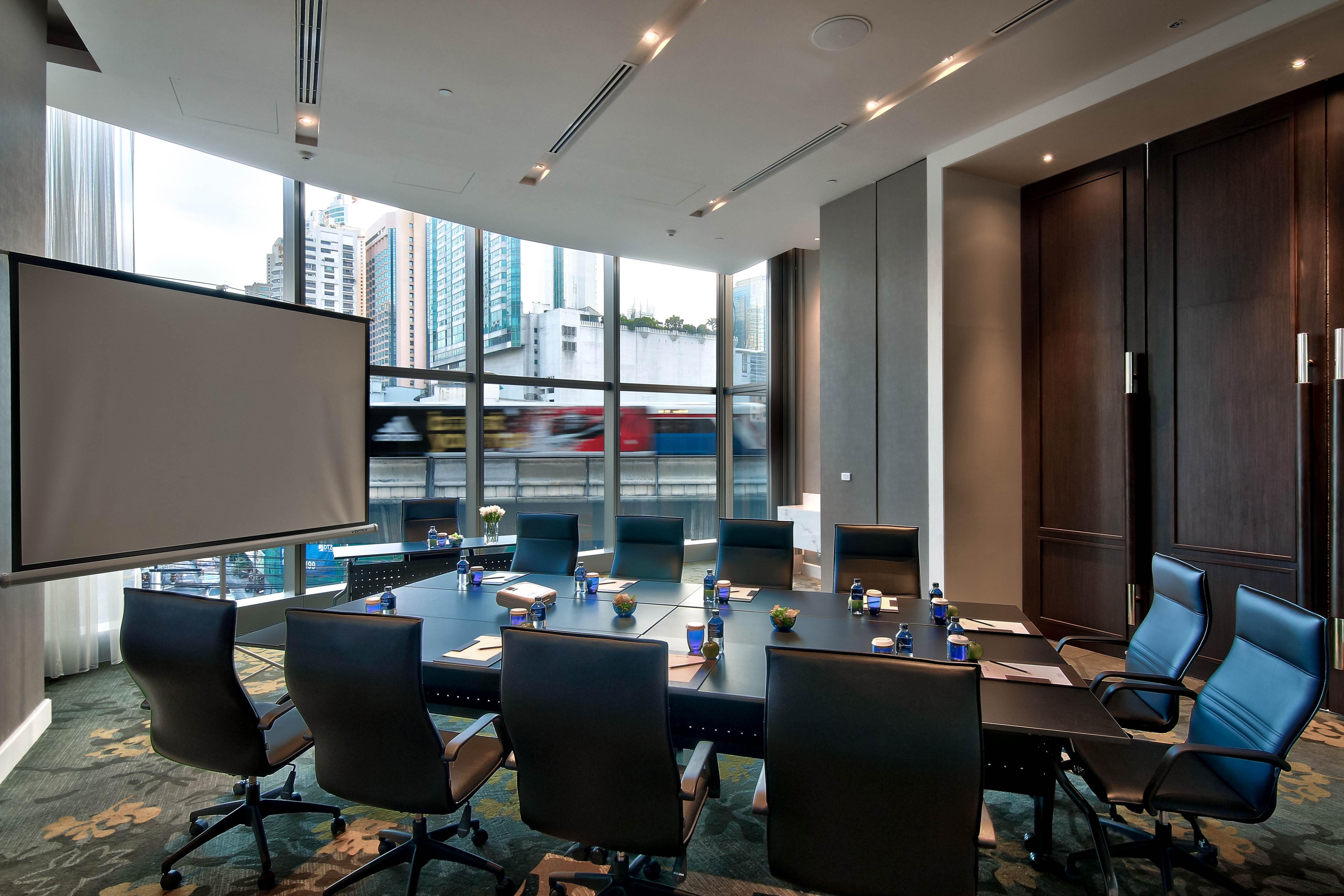 Hotel Radisson Blu Plaza 5*