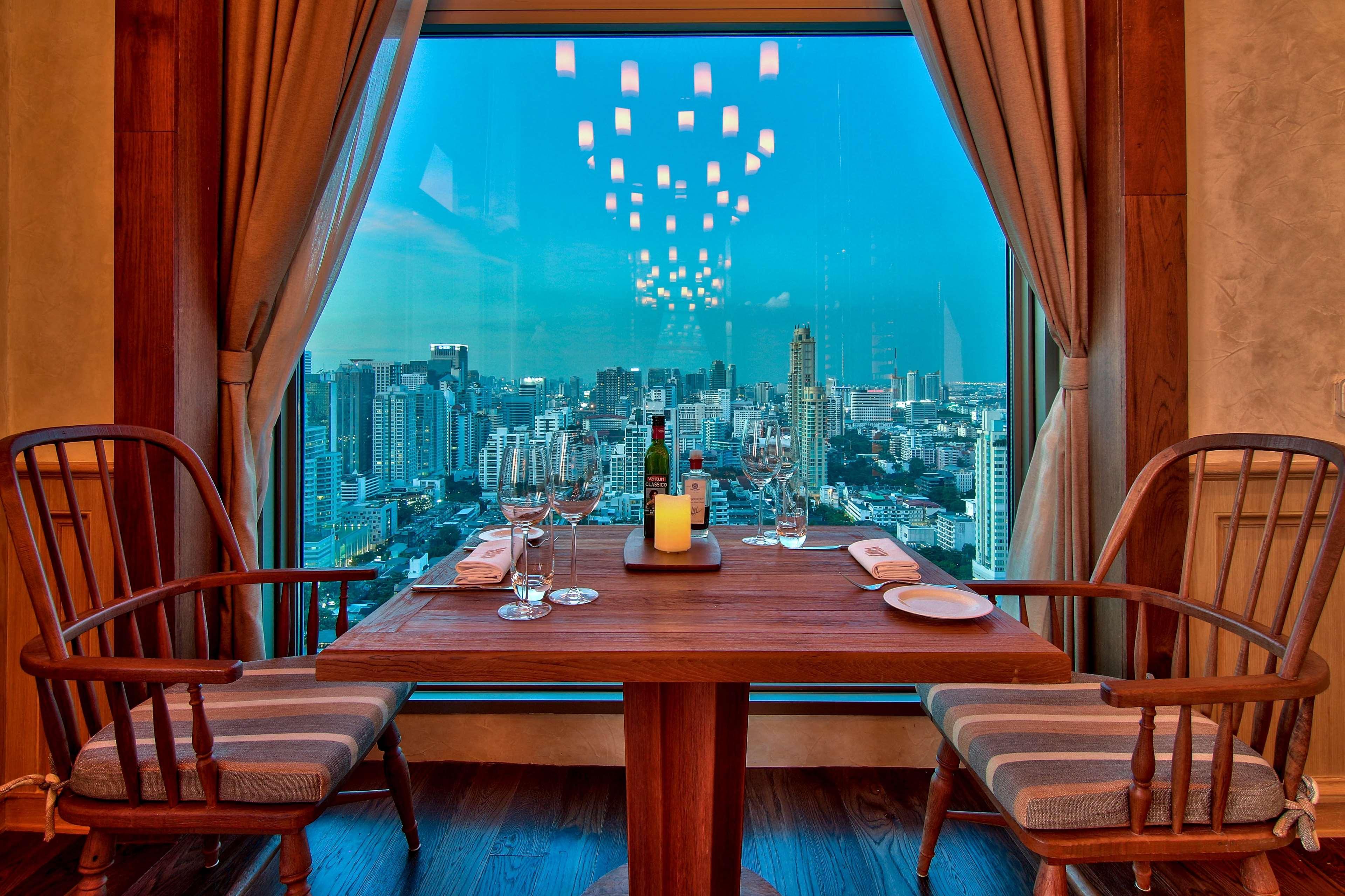 Radisson Blu Plaza 5*