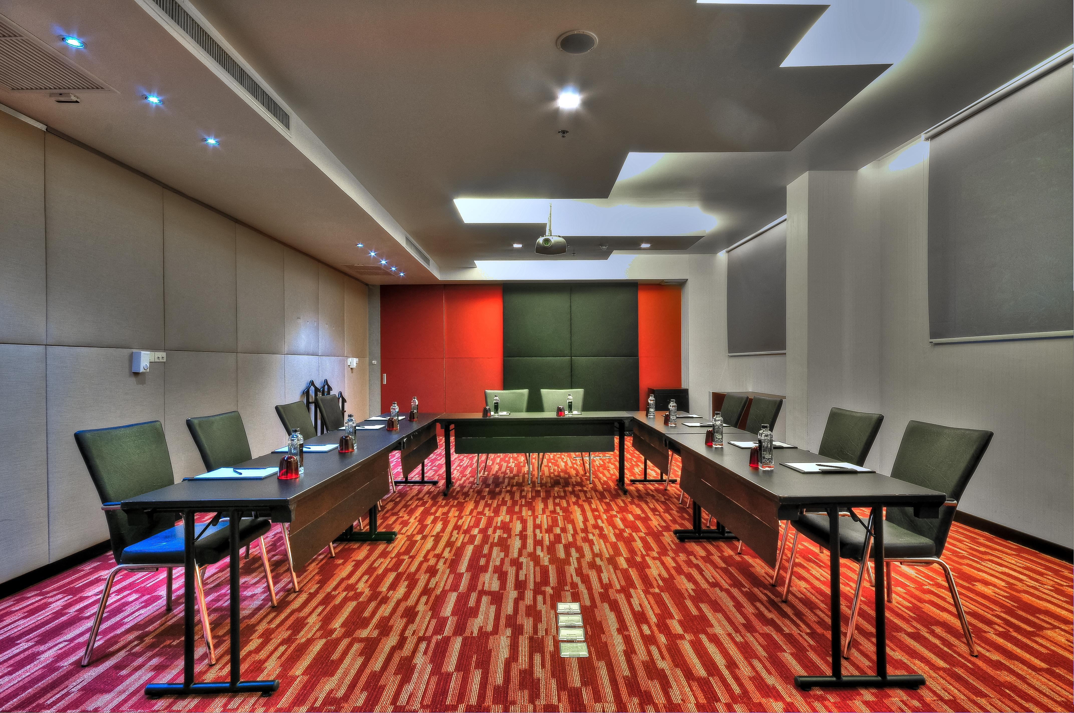 Galleria Sukhumvit 10 By Compass Hospitality Hotel Bangkok