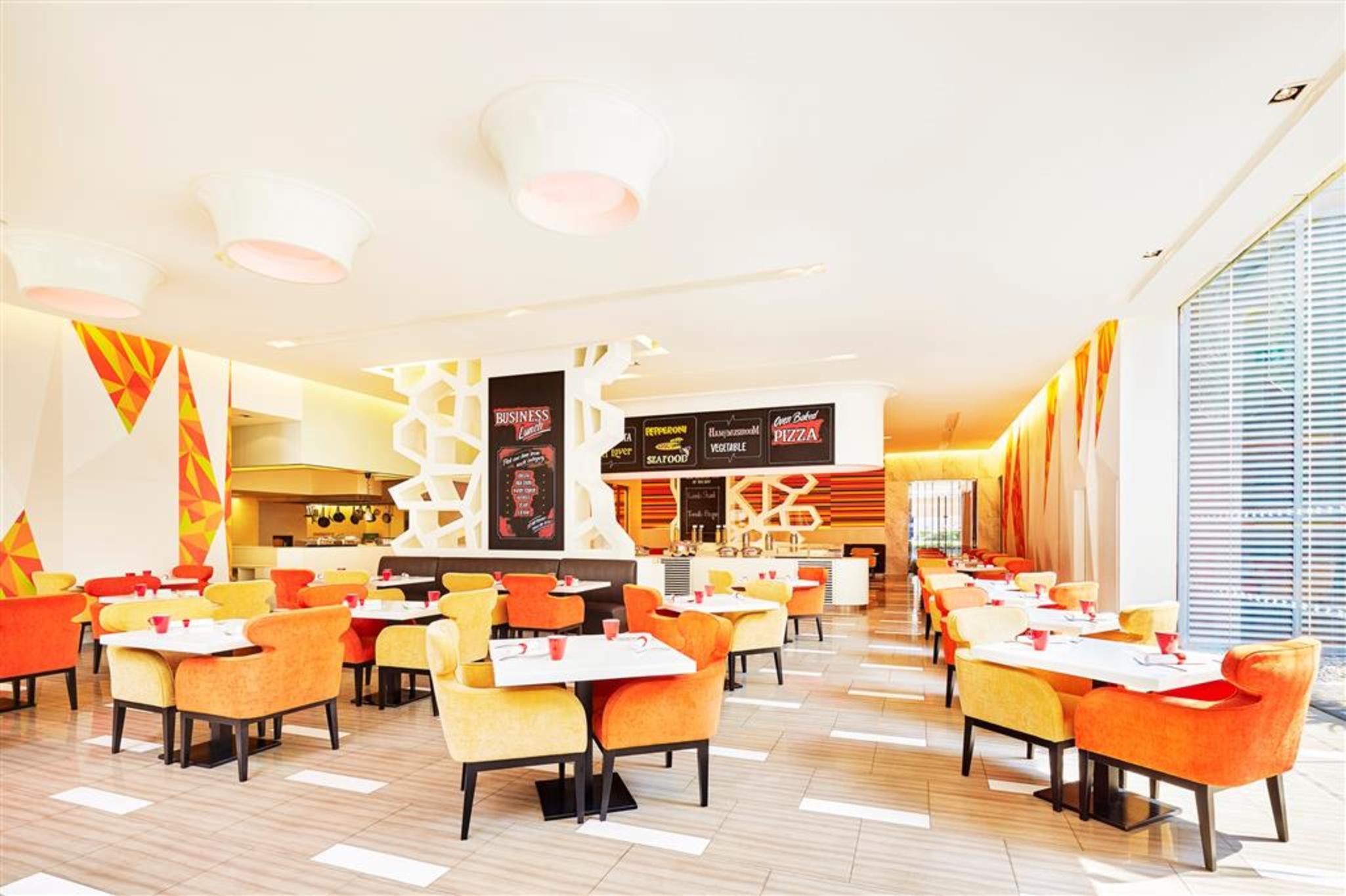 Four Points By Sheraton Bangkok, Sukhumvit 15 Hotel 4*