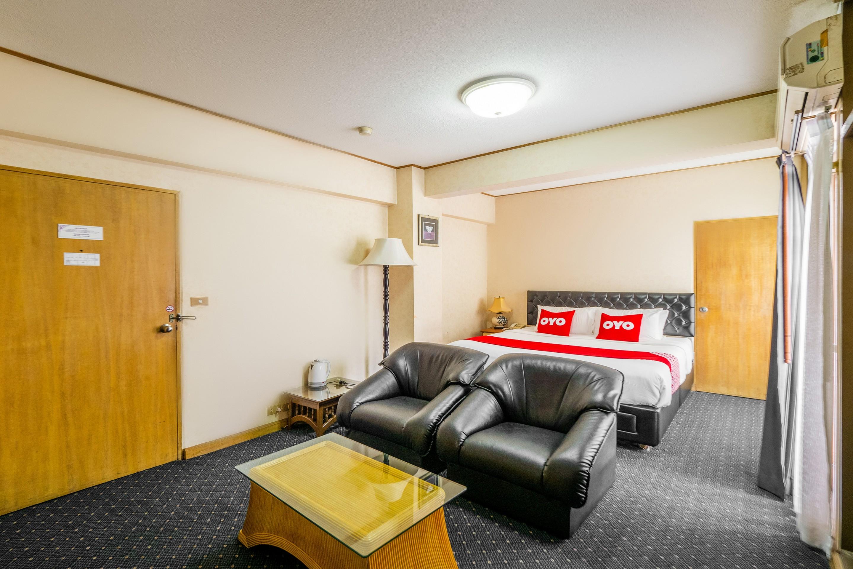 12pm Hotell 3*