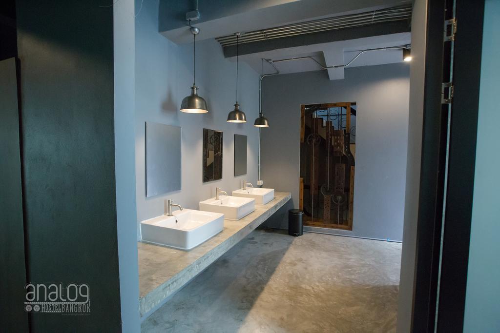 Analog Hostel *