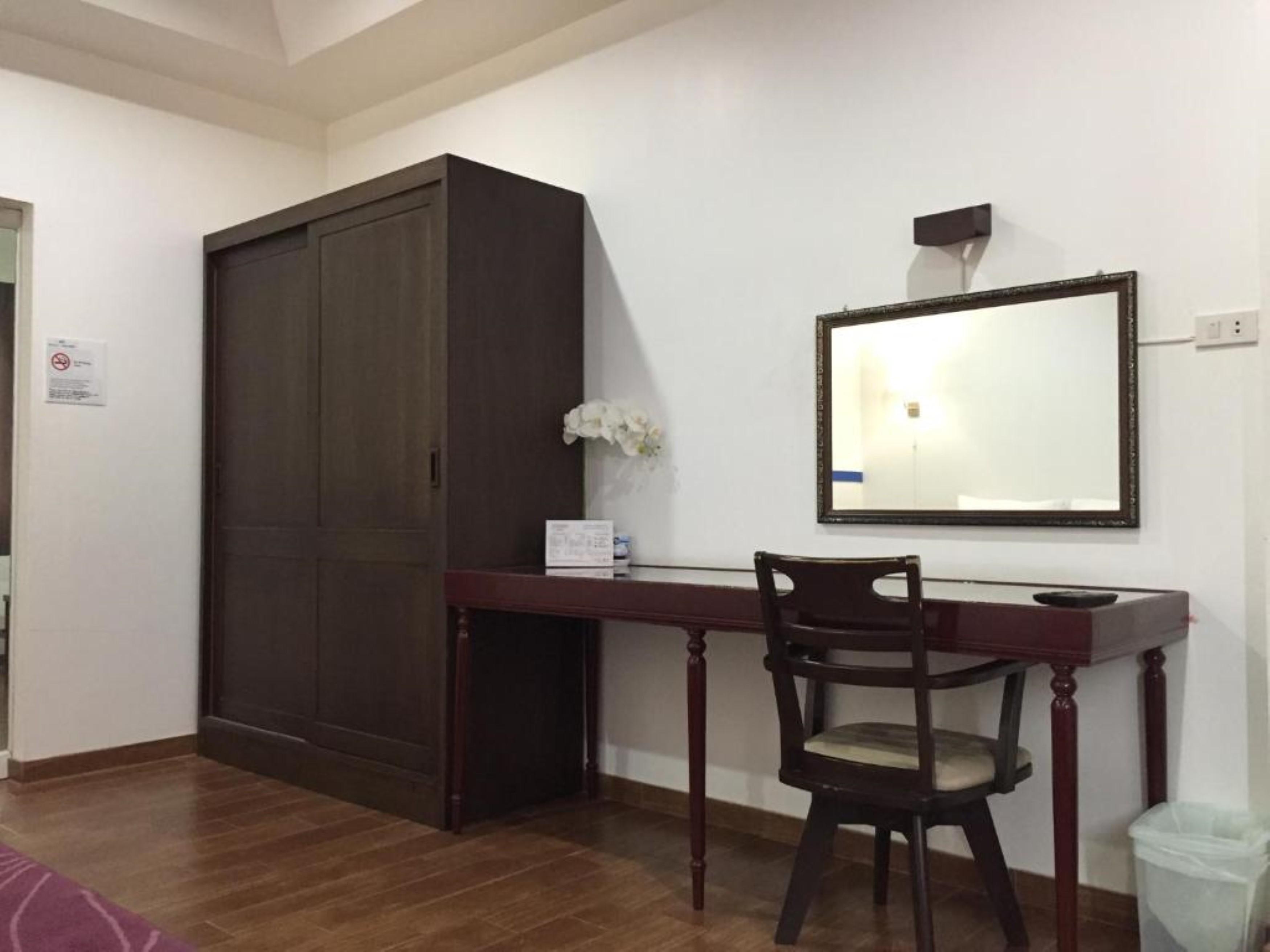 Issara House Hotel