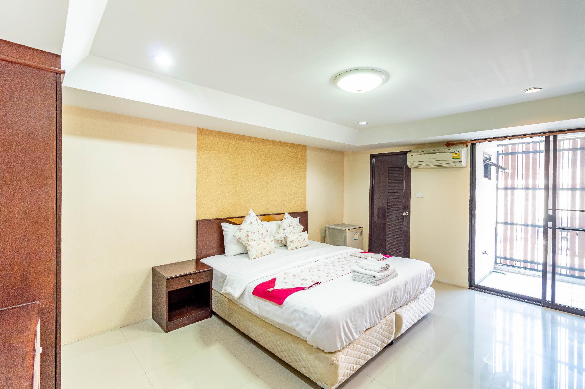 Grannylla Charoenkrung 3*