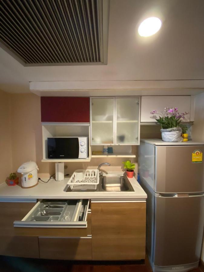 Omnitower Pool View Cozy Apartemen *