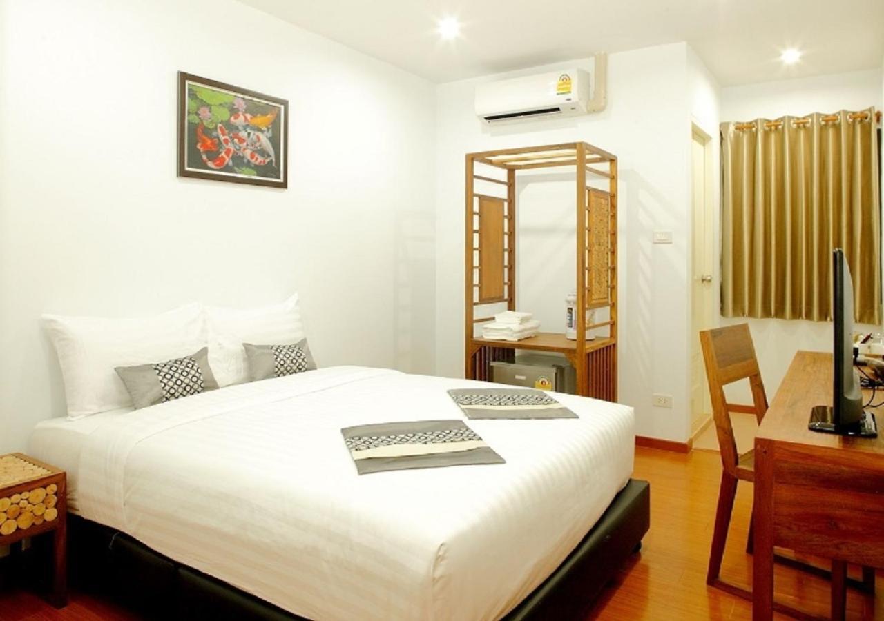 Double Dd House At Mrt Sutthisarn Asrama Bangkok
