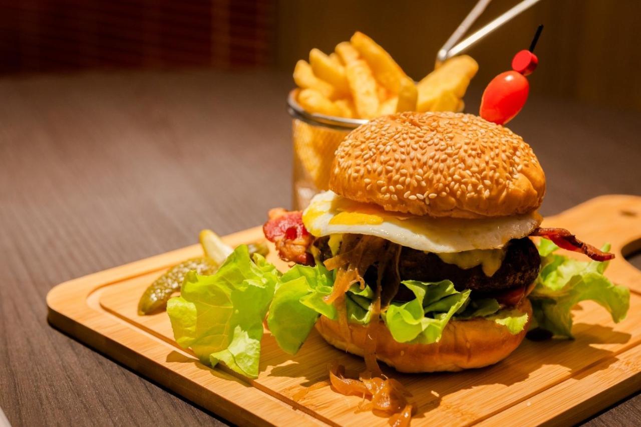Khách sạn Oakwood Sukhumvit 5*