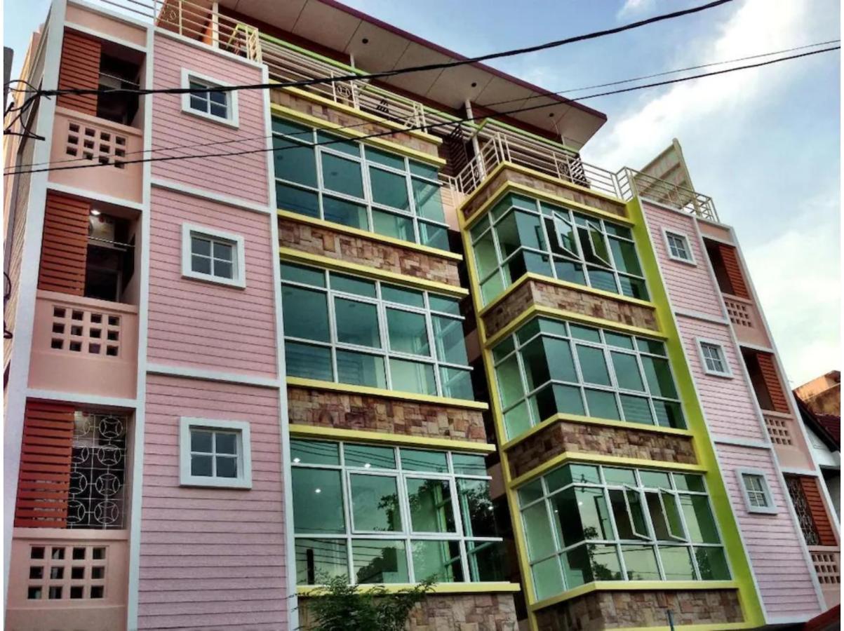 Oyo 75405 Ladda Place Khách sạn 3*