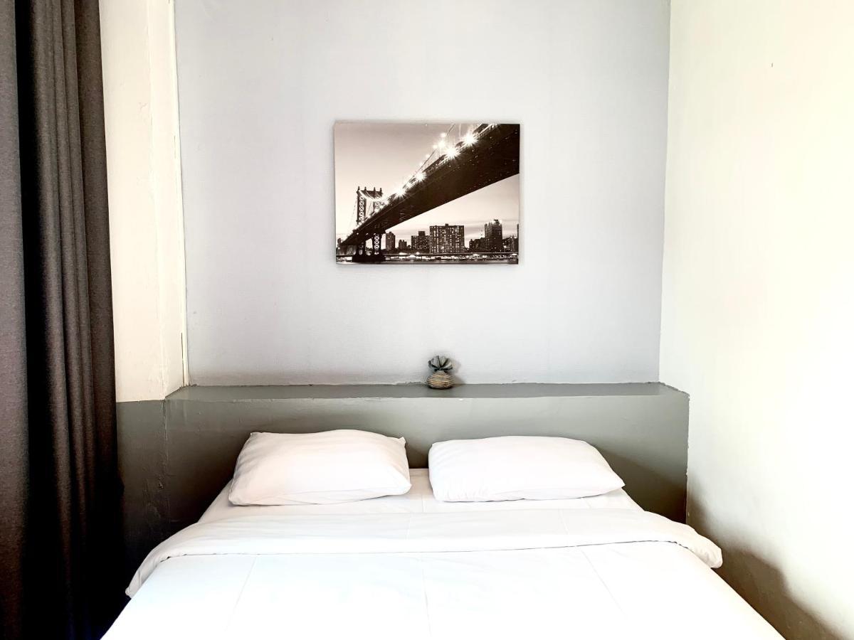 Udomsuk & Cafe - Bts Udomsuk Homestay Bangkok