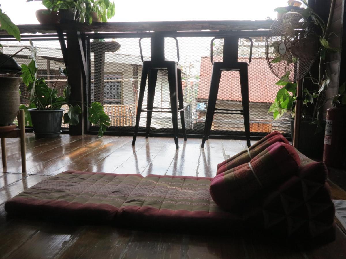 Non House บ้านนอนโฮสเทล Bangkok
