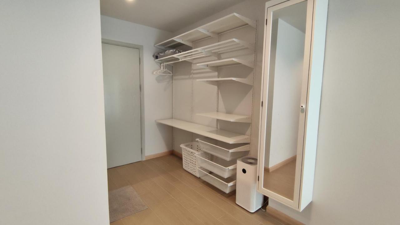 Căn hộ Cozy 1-bedroom Close To Mrt Near Jj Market