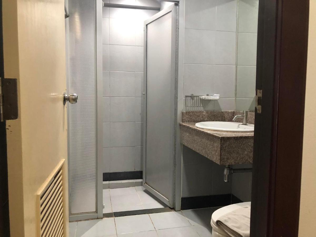 Floral Shire Suvarnabhumi Airport - Sha Extra Hotel