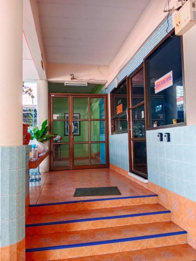 Apartment Free 1 Set Breakfast If Book 48h Before Check In Time1 No Dog Pls No Breakfast On Sunday 10min Taxi Airport Train 2min Walk 7-11 Bangkok
